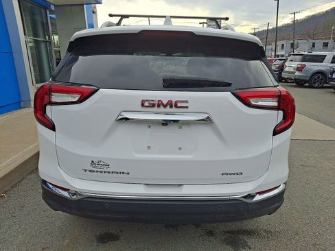 Used 2024 GMC Terrain SLT w/ LPO, Floor Liner Package image 5