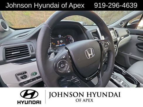 Used 2017 Honda Pilot Touring image 26