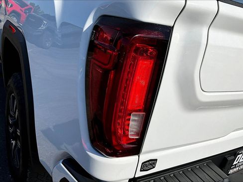 Used 2023 GMC Sierra 2500 AT4 w/ AT4 Premium Plus Package image 33