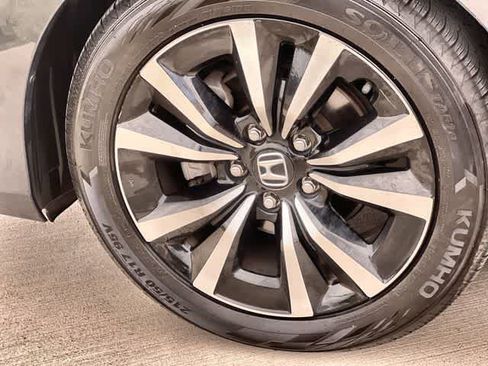 Certified 2022 Honda Civic EX image 9