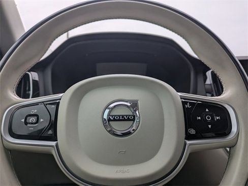 Used 2020 Volvo V60 T5 Momentum image 26