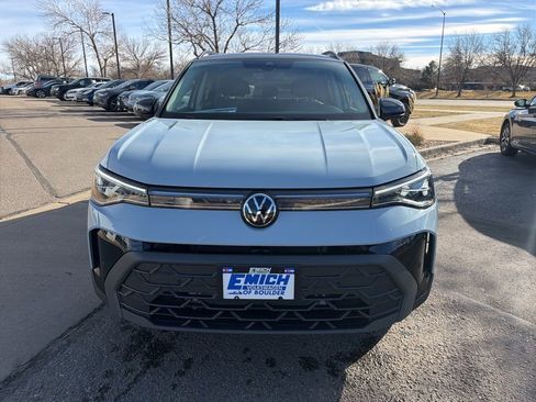 New 2025 Volkswagen Taos SE image 8