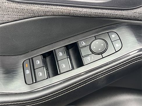 Certified 2023 Nissan Rogue SV image 17