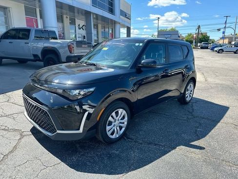 Certified 2023 Kia Soul LX FWD image 11