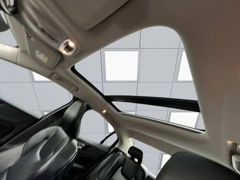 Used 2022 Volvo S60 B5 Inscription image 18