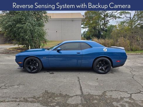 Used 2023 Dodge Challenger R/T image 3