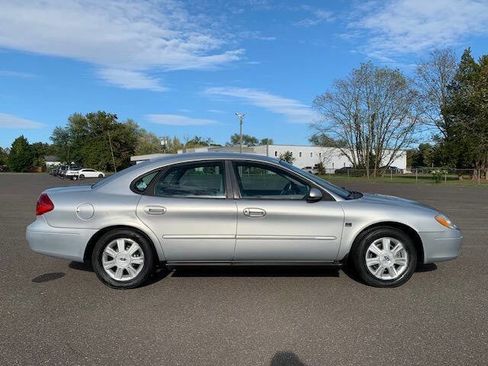 Used 2003 Ford Taurus SEL image 11