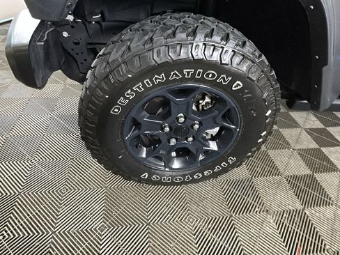 Used 2023 Jeep Wrangler Unlimited w/ Convenience Group AWD/4WD image 10