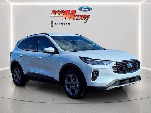 Used 2025 Ford Escape ST-Line Select AWD/4WD image 3