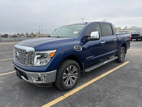Used 2017 Nissan Titan SL image 5