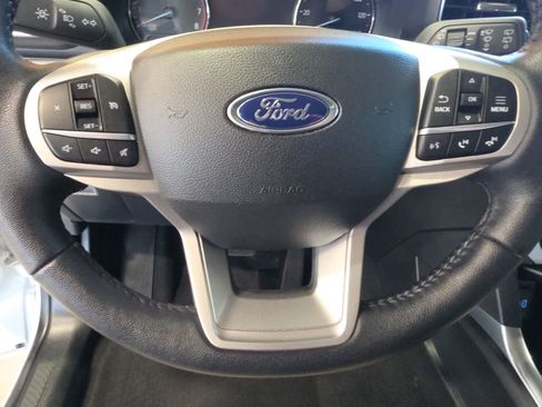 Used 2023 Ford Explorer XLT w/ Equipment Group 202A AWD/4WD image 21