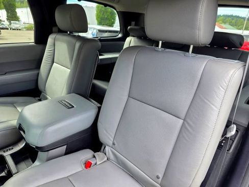 Used 2015 Toyota Sequoia Platinum AWD/4WD image 36