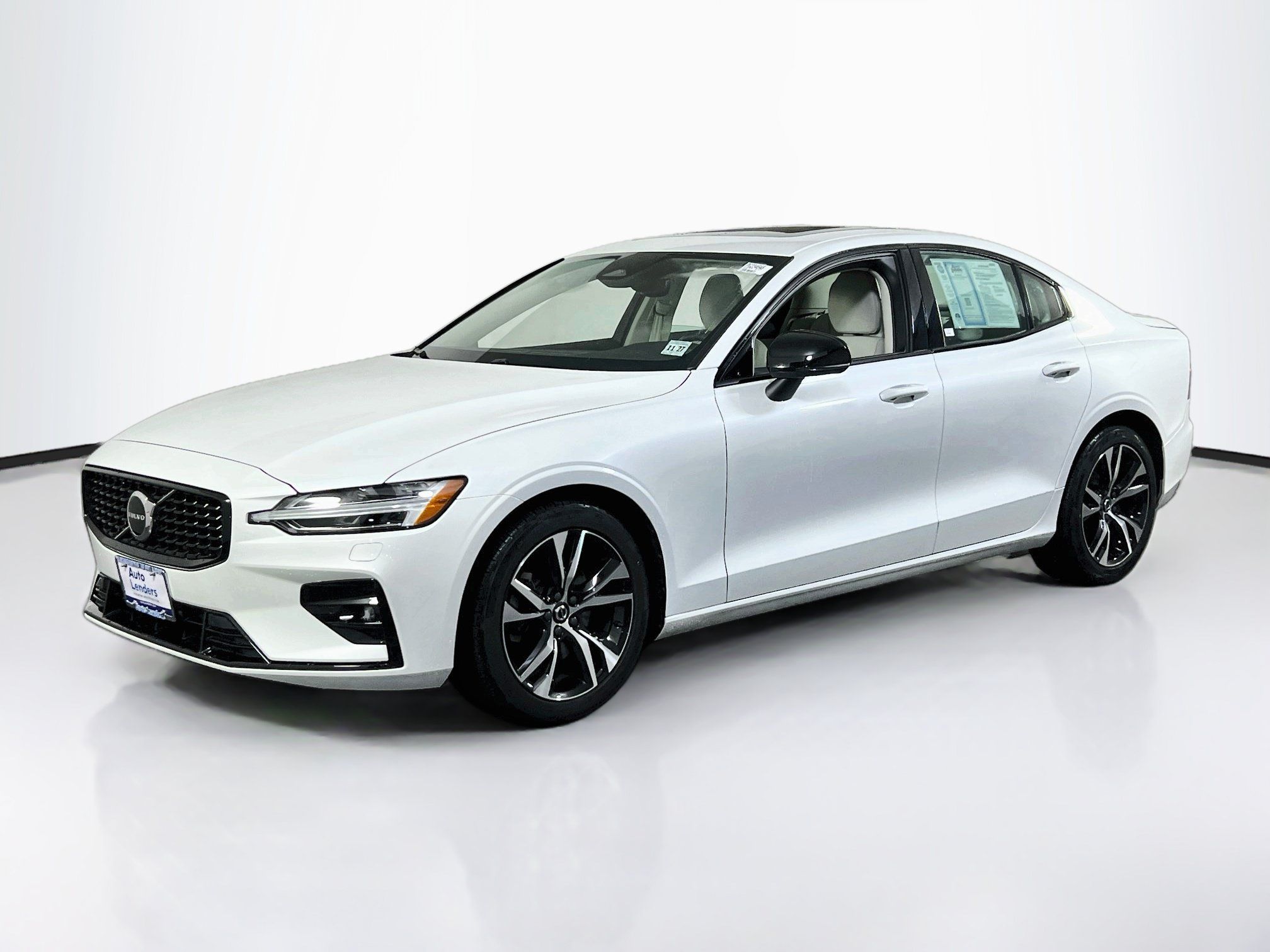 Used 2023 Volvo S60 B5 Core FWD image 1