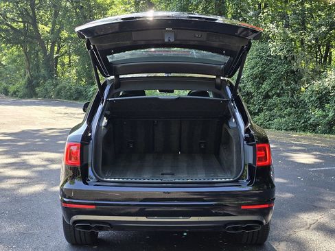 Used 2020 Bentley Bentayga Design Series image 74