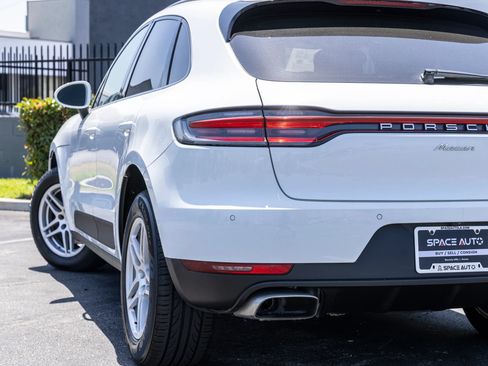 Used 2021 Porsche Macan AWD/4WD image 9