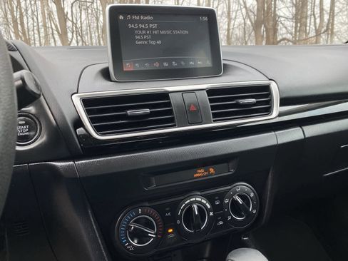 Used 2016 MAZDA MAZDA3 i Sport w/ Preferred Equipment Package image 33