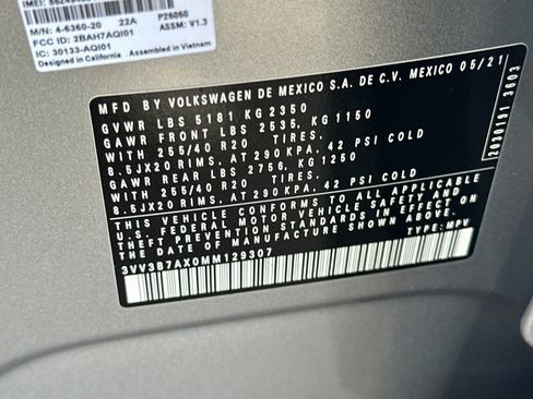 Used 2021 Volkswagen Tiguan SE R-Line FWD image 40