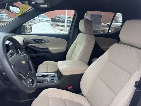 Used 2023 Chevrolet Traverse LS image 13