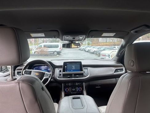 Used 2022 Chevrolet Suburban LT AWD/4WD image 25