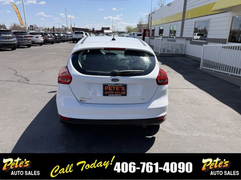 Used 2017 Ford Focus SE FWD image 3