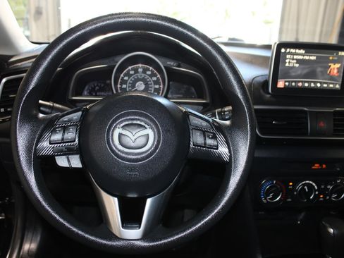Used 2016 MAZDA MAZDA3 i Sport w/ Preferred Equipment Package FWD image 11