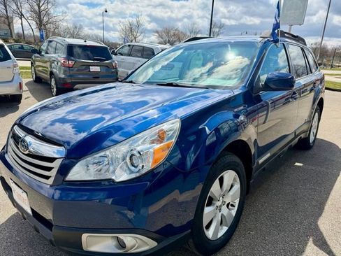 Used 2011 Subaru Outback 2.5i Premium image 4