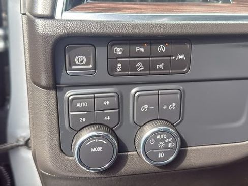 Used 2025 Chevrolet Tahoe Z71 AWD/4WD image 14