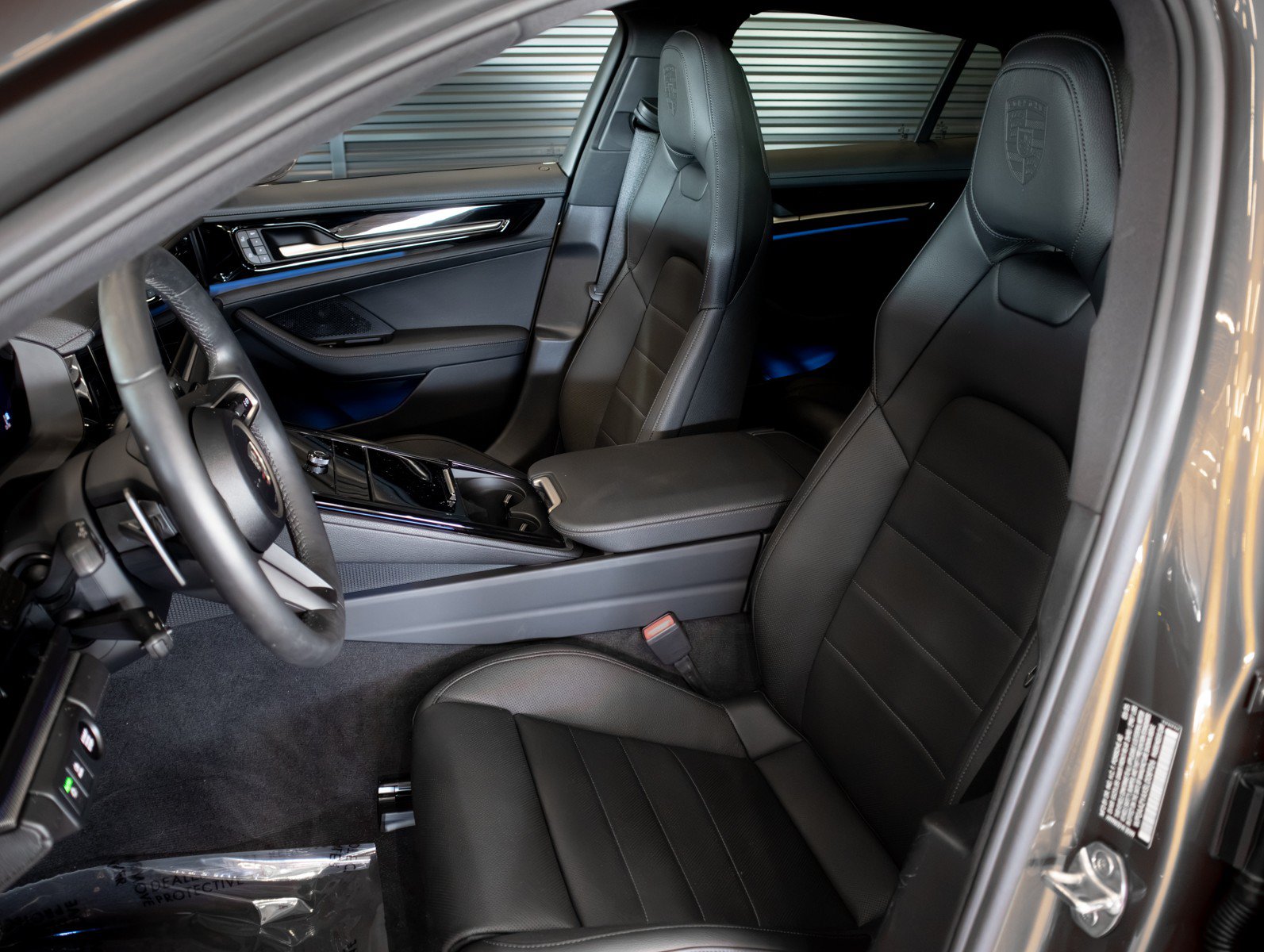Used 2025 Porsche Panamera RWD image 5