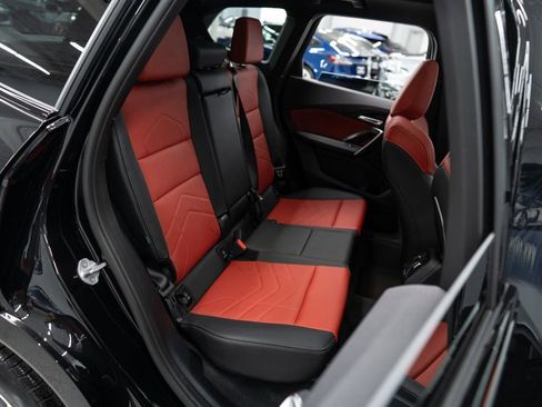 Used 2024 BMW X1 w/ M Sport Line w/ Premium Package image 12