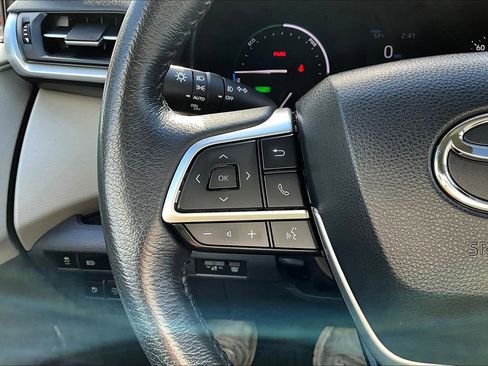 Used 2024 Toyota Sienna XLE image 23