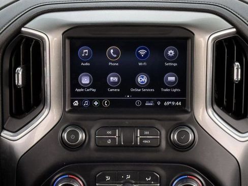 Used 2020 Chevrolet Silverado 2500 LT w/ Convenience Package image 17