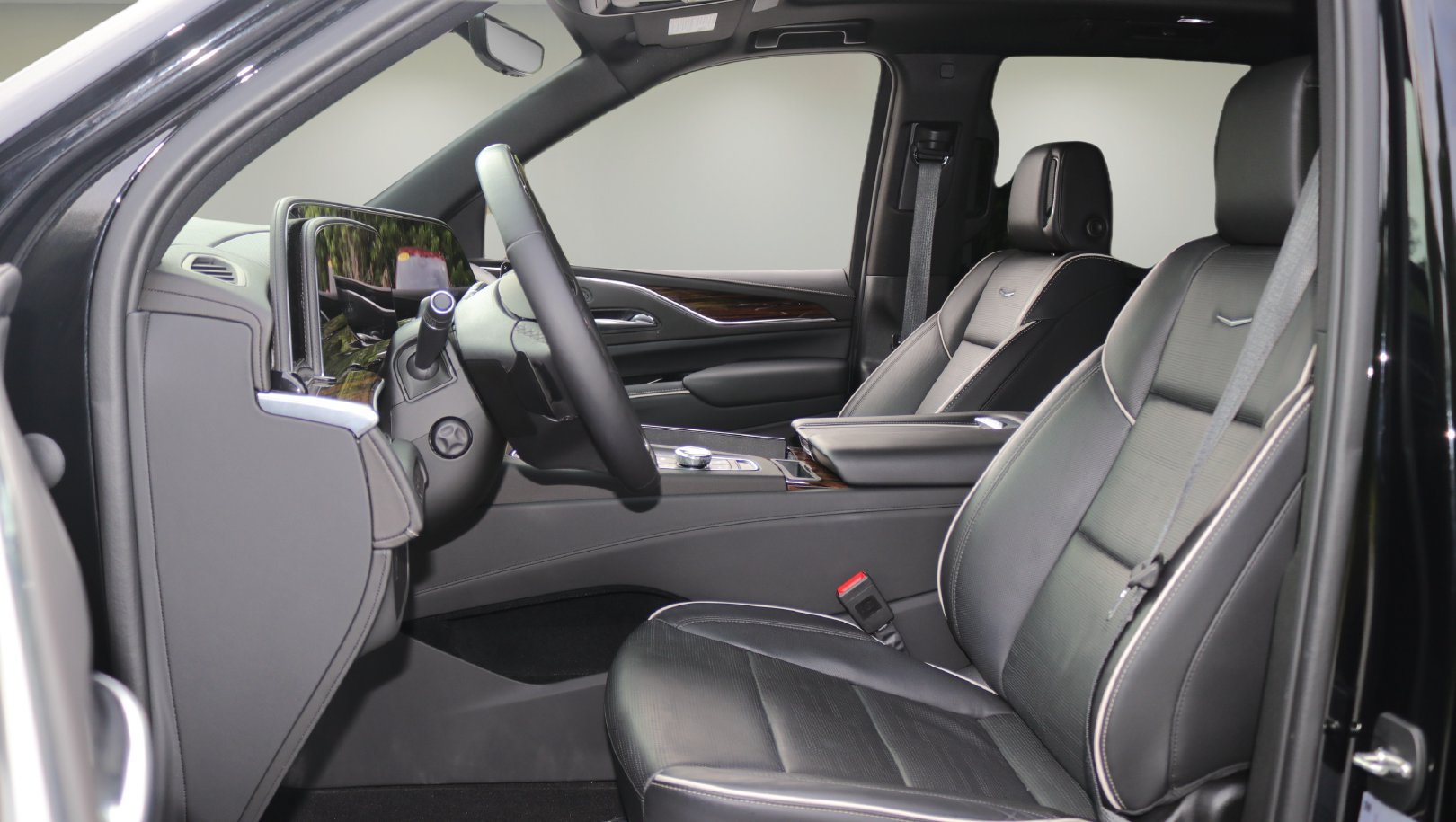Used 2023 Cadillac Escalade ESV Premium Luxury AWD/4WD image 11