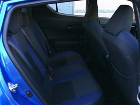 Used 2020 Toyota C-HR XLE image 25