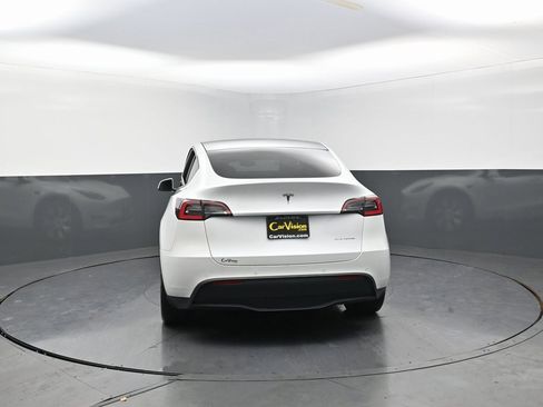 Used 2021 Tesla Model Y Long Range image 6