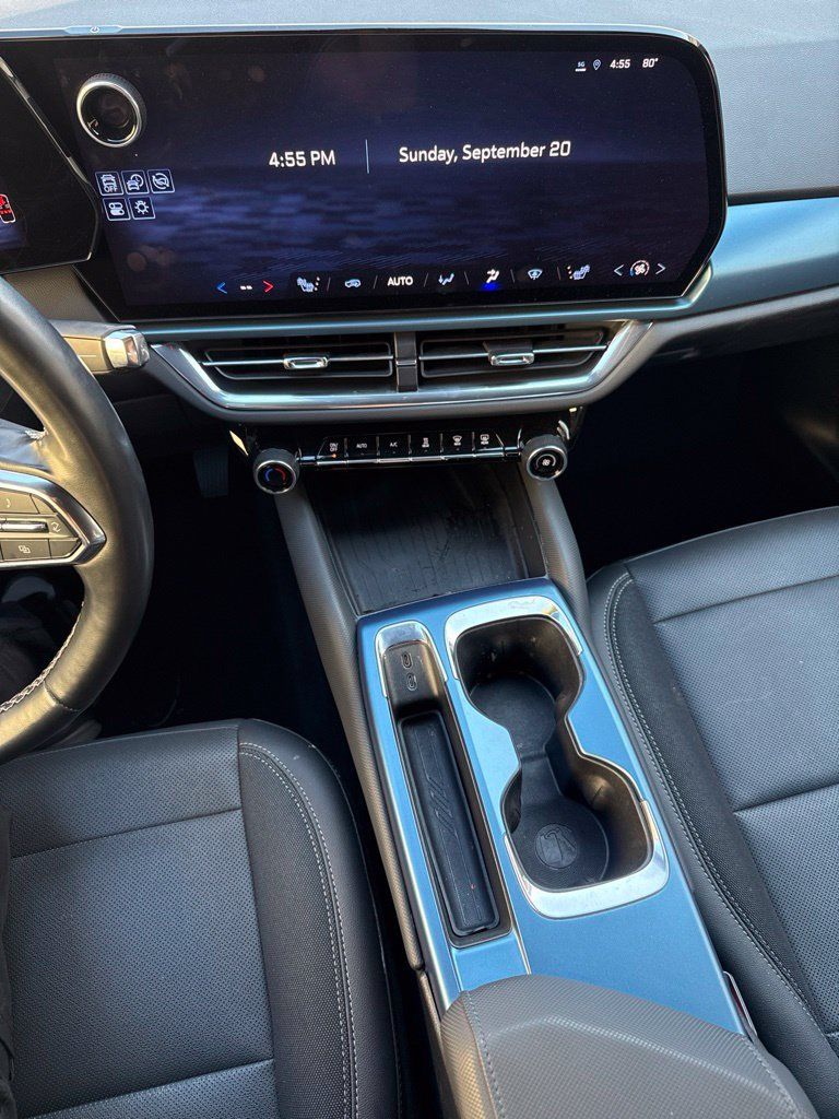 Used 2024 Chevrolet Equinox EV LT w/ LPO, Blackout Package FWD image 39