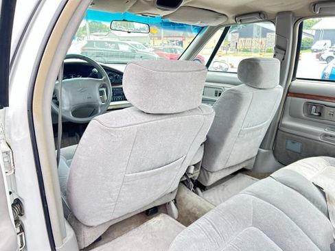 Used 1998 Oldsmobile 88 FWD image 18