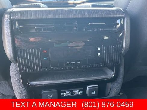 Used 2024 Jeep Wagoneer L Series II w/ Flexible Seating Group AWD/4WD image 21