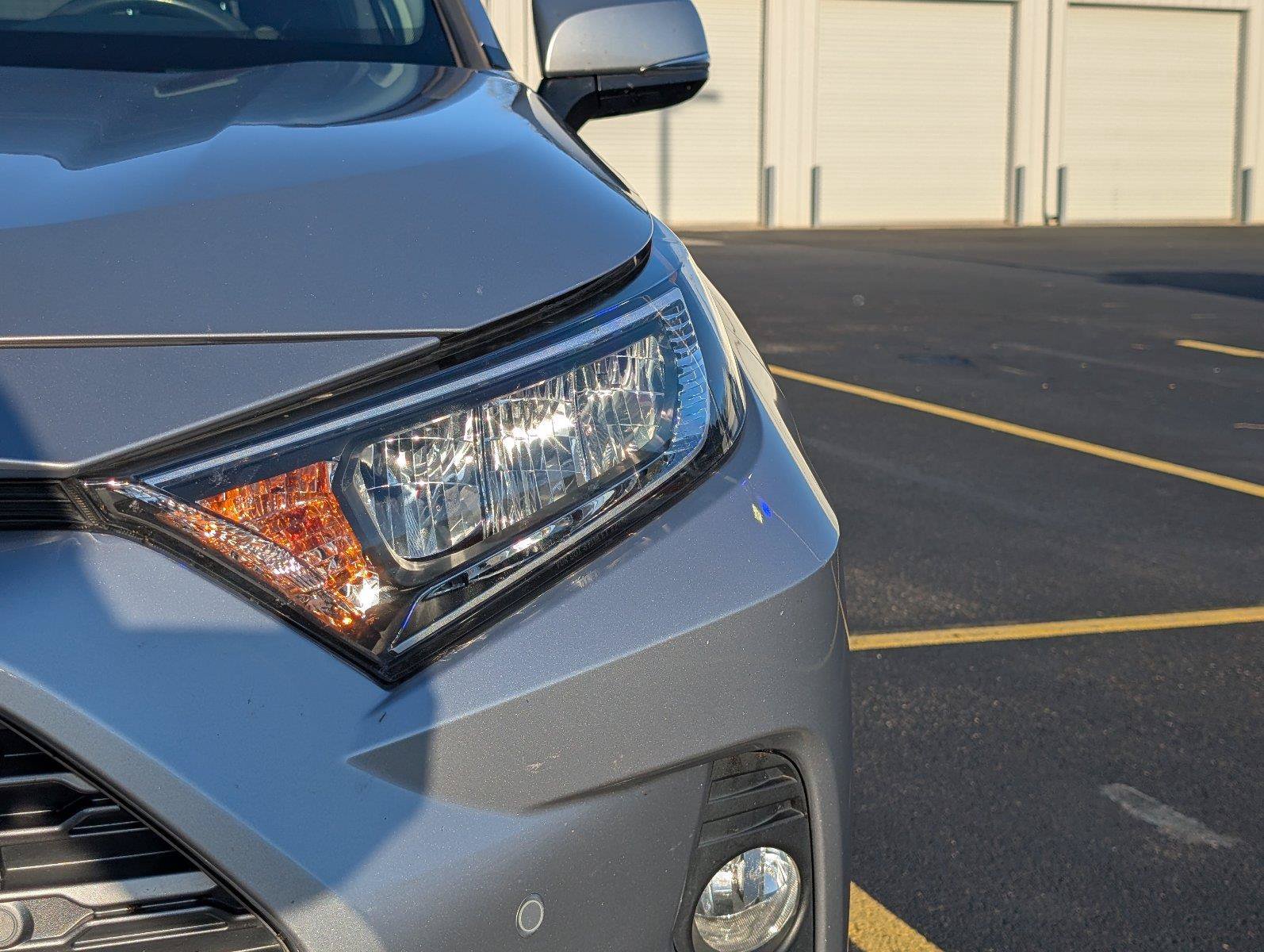 Used 2020 Toyota RAV4 Limited FWD image 12