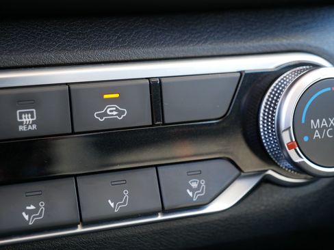 Certified 2022 Nissan Altima 2.5 SR FWD image 32