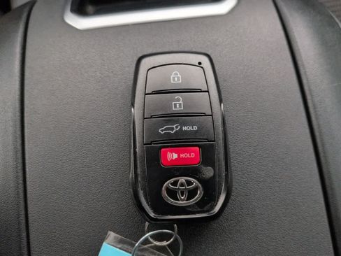 Certified 2024 Toyota Highlander LE FWD image 27