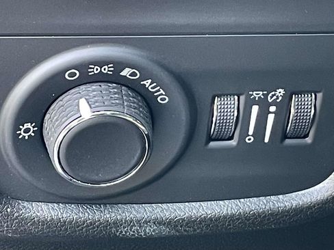 Used 2023 Jeep Grand Cherokee Altitude image 21