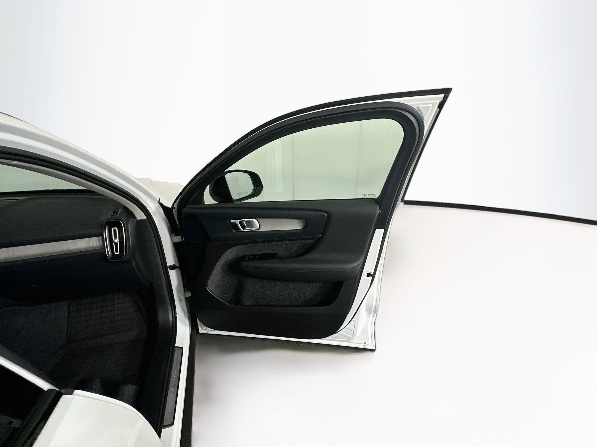Used 2026 Volvo XC40 B5 Plus AWD/4WD image 33
