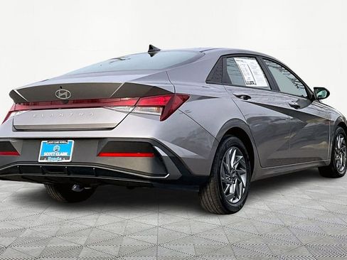 Used 2024 Hyundai Elantra SEL image 6
