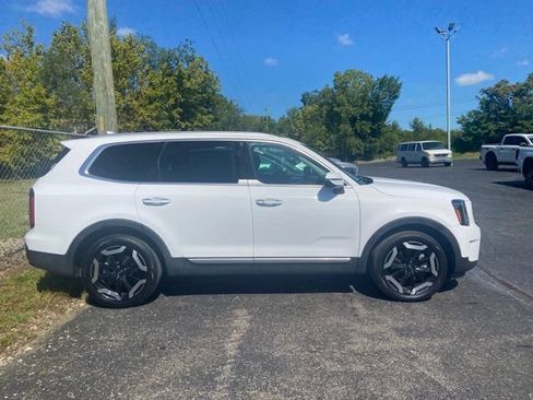 Used 2025 Kia Telluride S AWD/4WD image 4