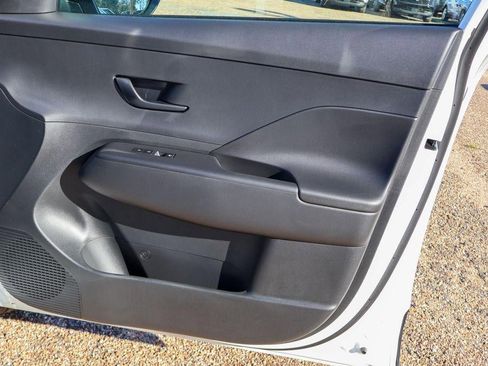 New 2026 Hyundai Kona SE image 12