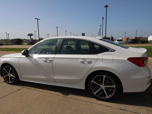 Used 2023 Honda Civic Touring image 18