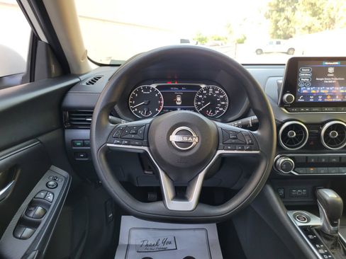 Used 2024 Nissan Sentra SV FWD image 16