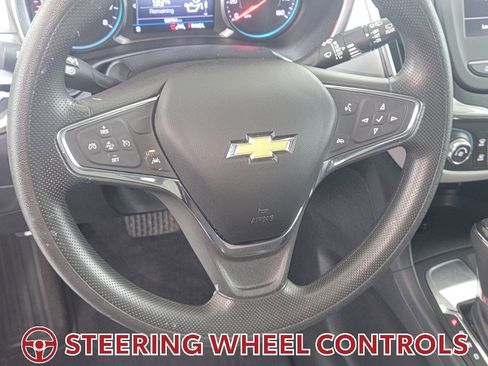 Used 2020 Chevrolet Equinox LT image 16