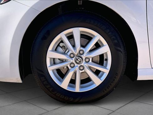 Used 2025 Toyota Camry LE image 8