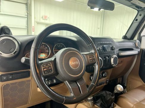 Used 2012 Jeep Wrangler Rubicon w/ Dual Top Group AWD/4WD image 10